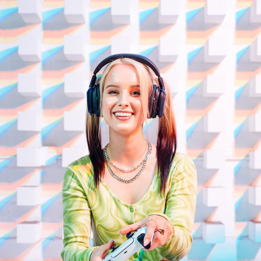 Logitech LA A30 navy blue wireless PlayStation headset with detachable boom microphone