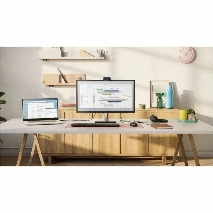 Logitech Brio 100 Graphite webcam with clip mount for Full HD 1080p video calls