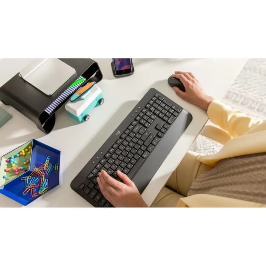 Logitech K650 wireless keyboard in graphite with Spanish layout