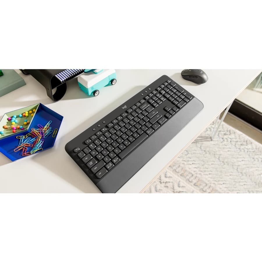 Logitech K650 wireless keyboard in graphite with Spanish layout