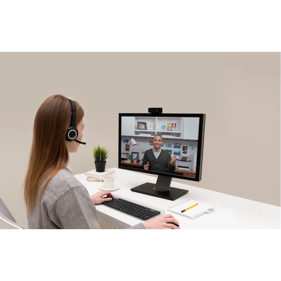 Logitech C920 HD Pro Webcam with autofocus and built-in microphone for Full HD 1080p video