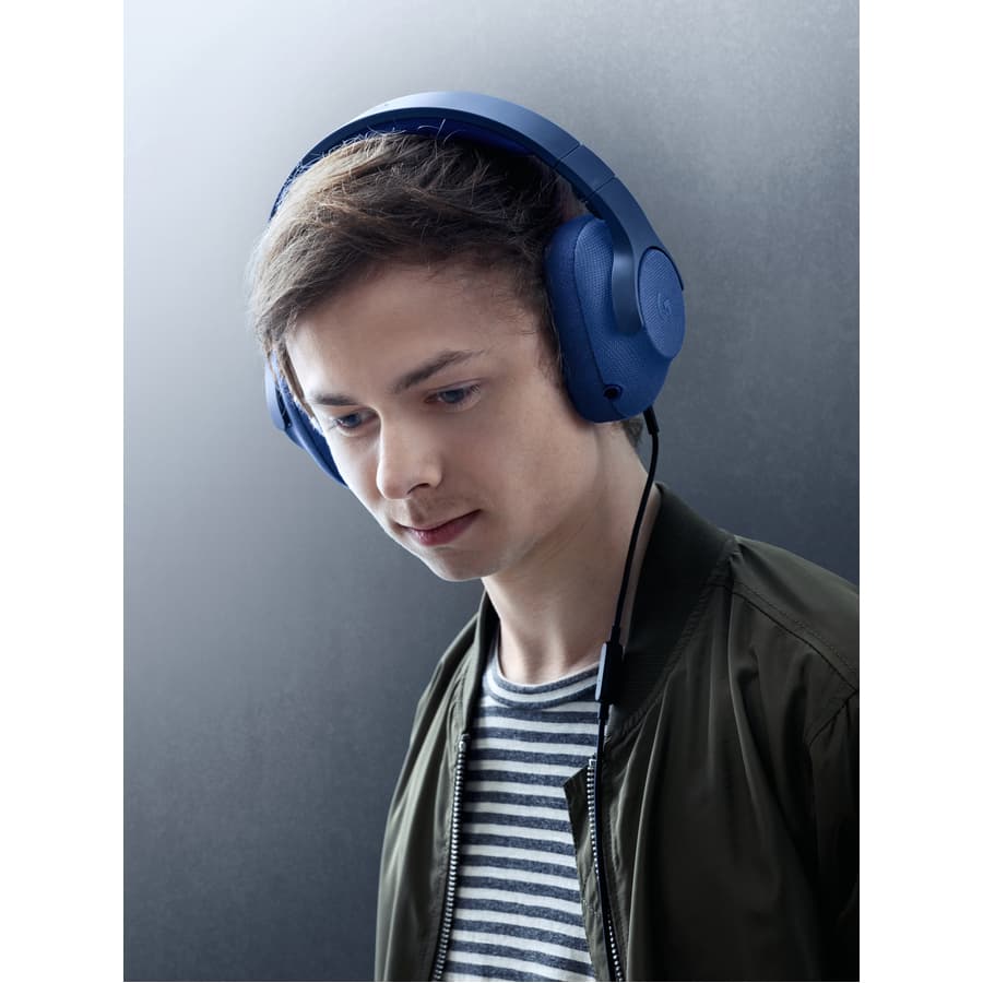 Logitech G433 black wired gaming headset with over-ear cups and boom microphone