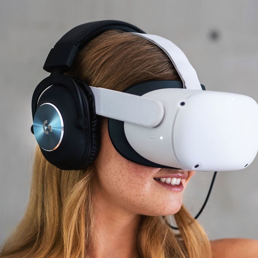 Logitech G Pro gaming headset for Oculus Quest 2 with Oculus Ready compatibility