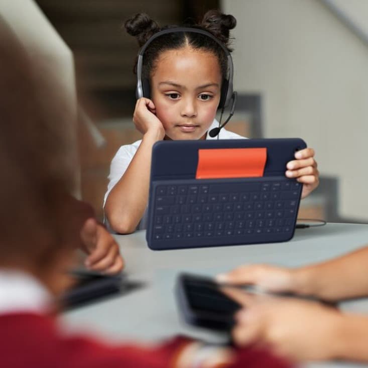 Blue Logitech Rugged Combo 3 case for iPad 7th 8th and 9th generation